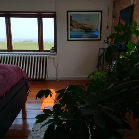 Idyllisk Gård Med Ro, Plads Og Havudsigt Hesselager