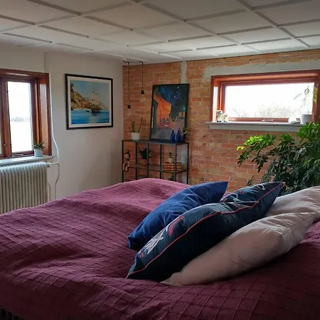 Idyllisk Gard Med Ro, Plads Og Havudsigt Semesterbostad *
